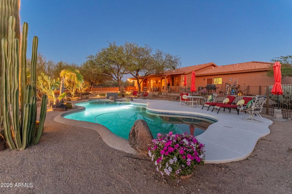 43638 N 22ND Street, New River, AZ 85087