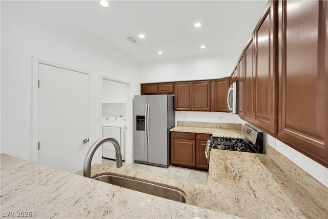 8725 West Flamingo Road 110, Las Vegas, NV 89147