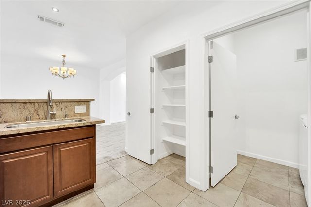 8725 West Flamingo Road 110, Las Vegas, NV 89147