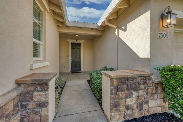 7609 Millport Dr, Roseville, CA 95678