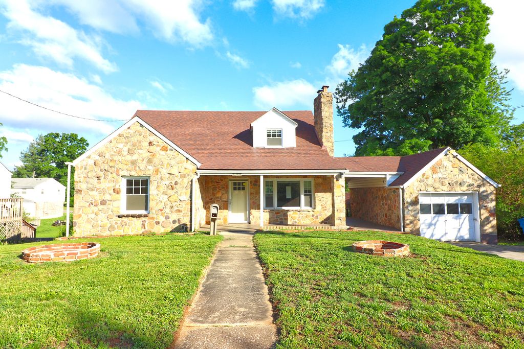 2622 Cedarhurst AVE NW, Roanoke, VA 24012