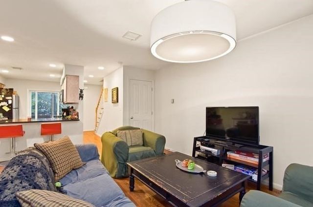 214 Parker Hill Ave 214, Boston, MA 02120