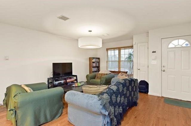 214 Parker Hill Ave 214, Boston, MA 02120