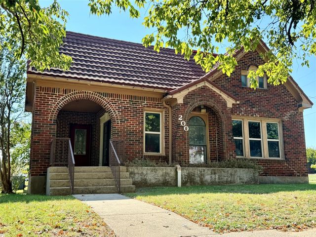 200 E Tarrant Street, Bowie, TX 76230