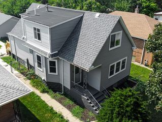 12136 S Wentworth Avenue, Chicago, IL 60628