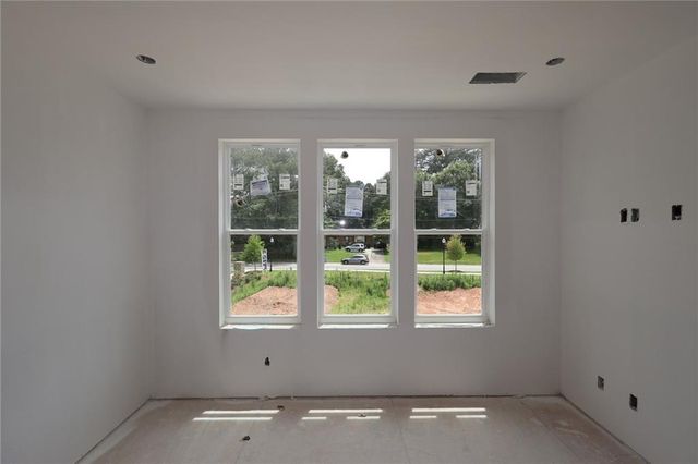646 Memphis Drive, Scottdale, GA 30079