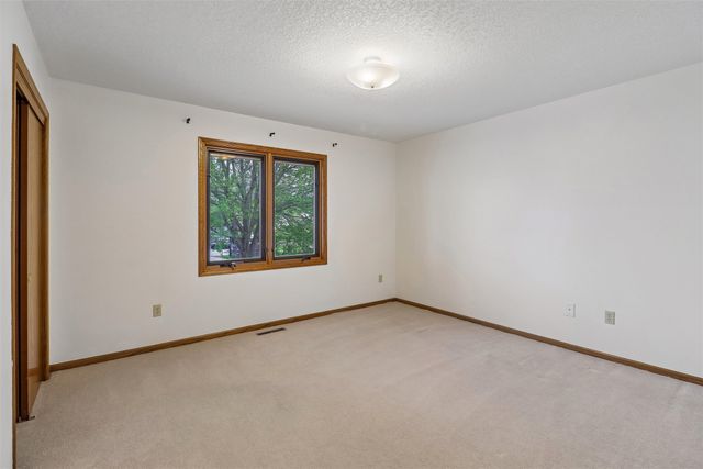6718 SE 2nd Court, Des Moines, IA 50315