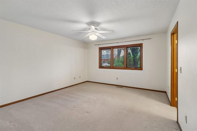 6718 SE 2nd Court, Des Moines, IA 50315