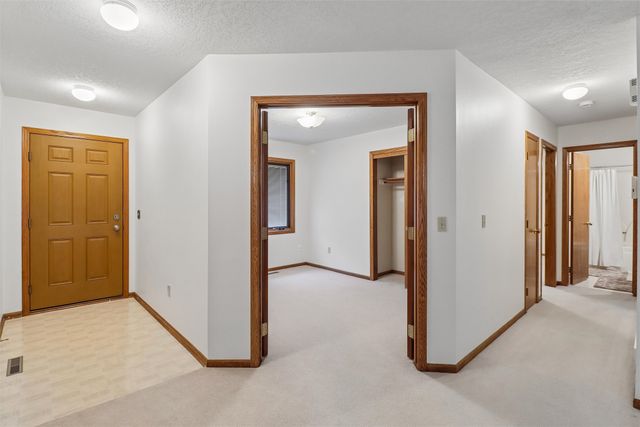 6718 SE 2nd Court, Des Moines, IA 50315