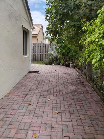 519 Talavera Rd, Weston, FL 33326