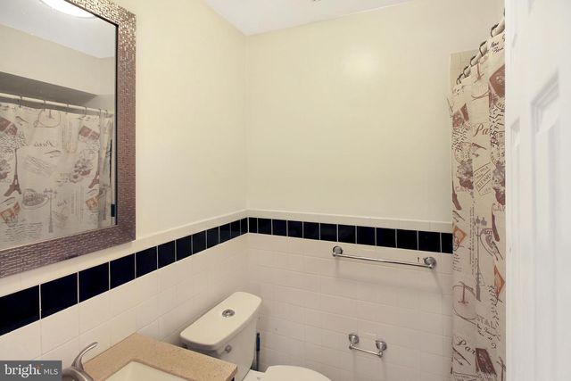 964 MOUNT OLIVET RD NE, Washington, DC 20002