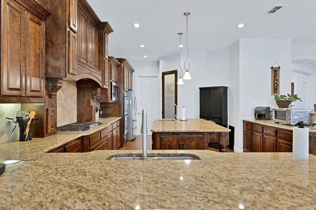 2885 Forest Hills Drive, Cross Roads, TX 76227