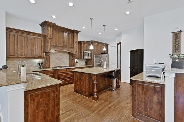 2885 Forest Hills Drive, Cross Roads, TX 76227