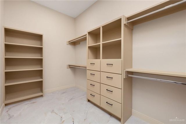 2809 E Zarzamora Avenue, Hidalgo, TX 78557