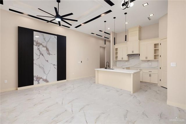 2809 E Zarzamora Avenue, Hidalgo, TX 78557