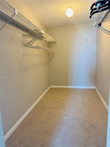 13499 Biscayne Blvd 606, North Miami, FL 33181