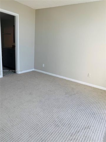 13499 Biscayne Blvd 606, North Miami, FL 33181