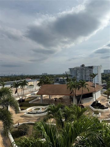 13499 Biscayne Blvd 606, North Miami, FL 33181