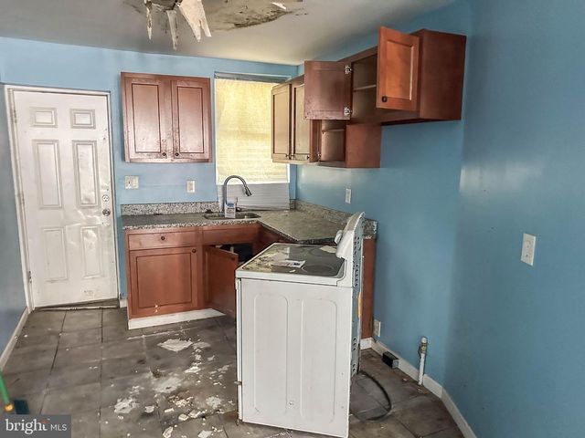 721 APPLETON ST, Baltimore, MD 21217