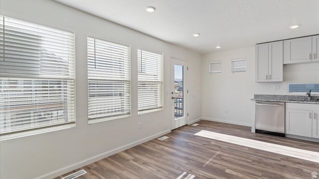 61 N JORDAN RIVER WAY, Saratoga Springs, UT 84045