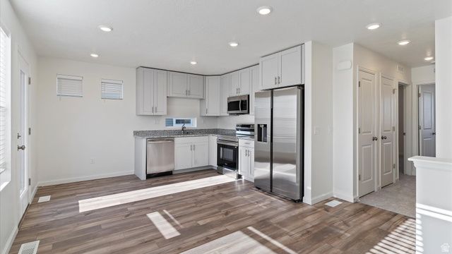 61 N JORDAN RIVER WAY, Saratoga Springs, UT 84045