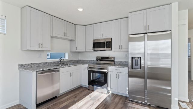 61 N JORDAN RIVER WAY, Saratoga Springs, UT 84045