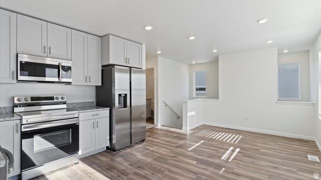 61 N JORDAN RIVER WAY, Saratoga Springs, UT 84045