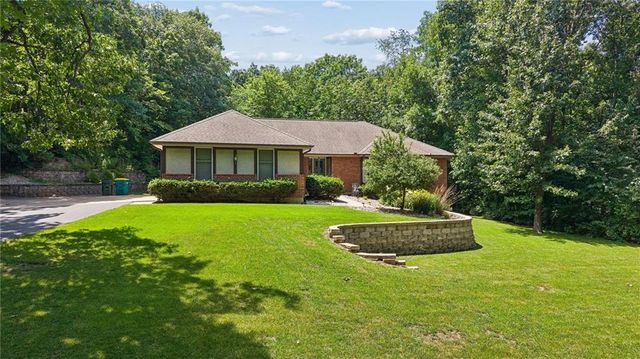 13875 W 67th Street, Shawnee, KS 66216