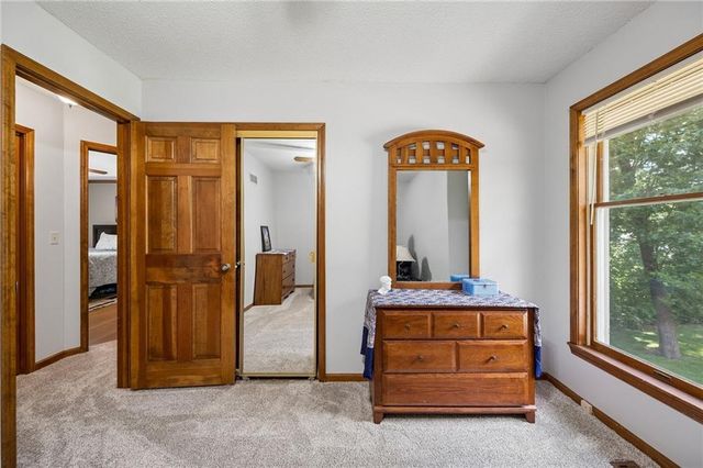 13875 W 67th Street, Shawnee, KS 66216