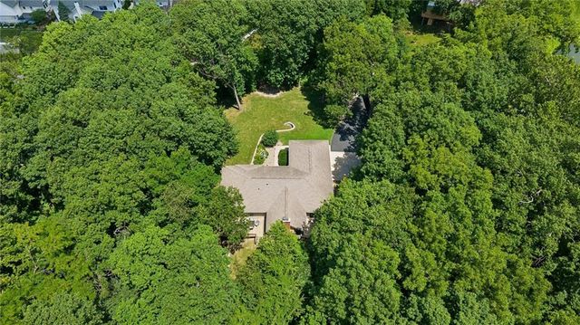 13875 W 67th Street, Shawnee, KS 66216