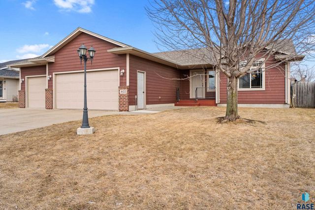 802 Honeysuckle Dr Drive, Harrisburg, SD 57032