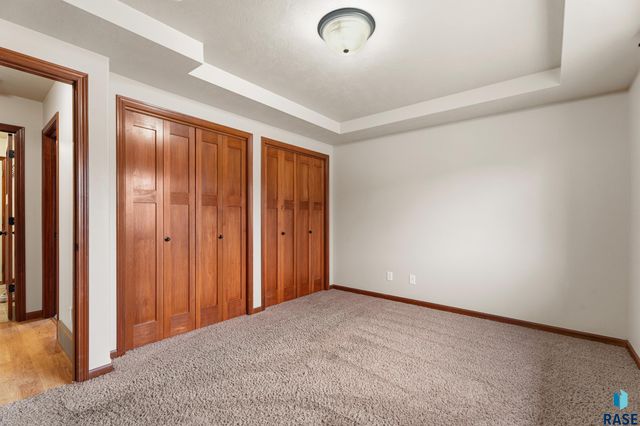 802 Honeysuckle Dr Drive, Harrisburg, SD 57032