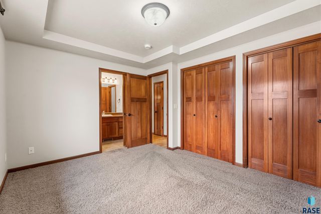 802 Honeysuckle Dr Drive, Harrisburg, SD 57032