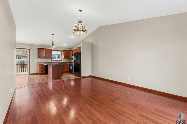 802 Honeysuckle Dr Drive, Harrisburg, SD 57032