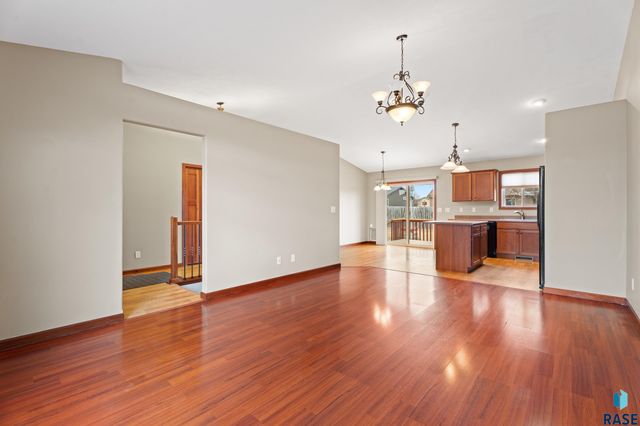 802 Honeysuckle Dr Drive, Harrisburg, SD 57032