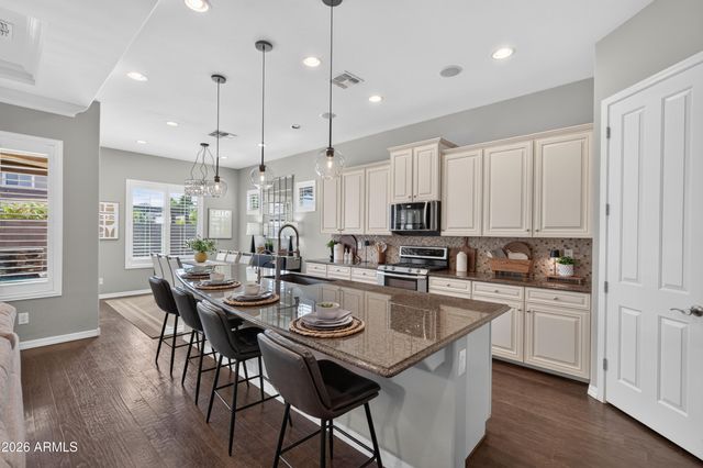 2883 E RIDGEWOOD Lane, Gilbert, AZ 85298