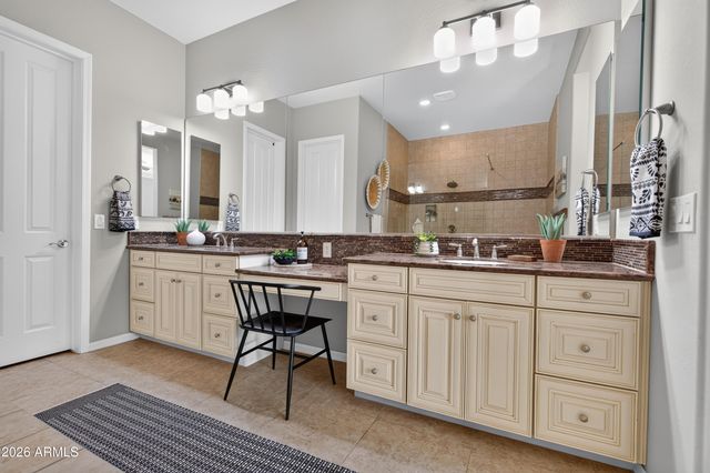 2883 E RIDGEWOOD Lane, Gilbert, AZ 85298