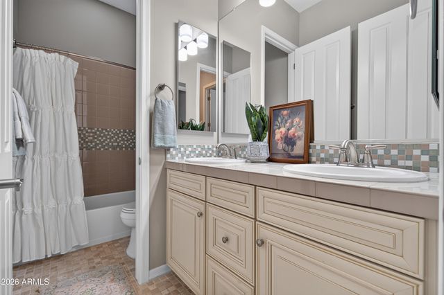 2883 E RIDGEWOOD Lane, Gilbert, AZ 85298