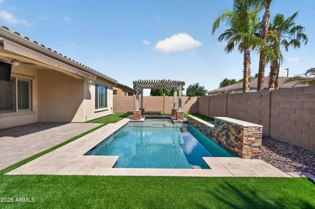 2883 E RIDGEWOOD Lane, Gilbert, AZ 85298
