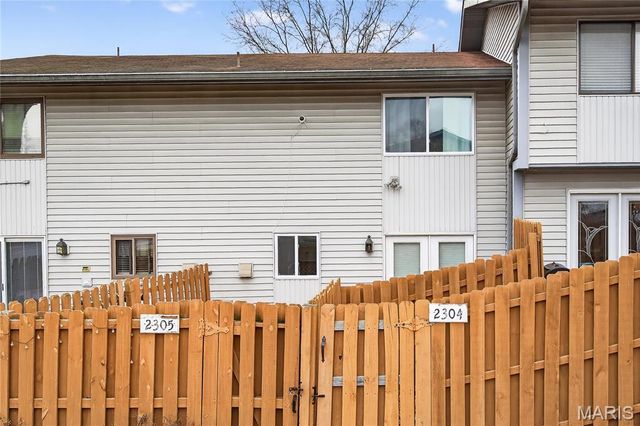 2305 Gascony Drive 2305, Lake St Louis, MO 63367