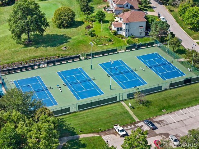 2305 Gascony Drive 2305, Lake St Louis, MO 63367