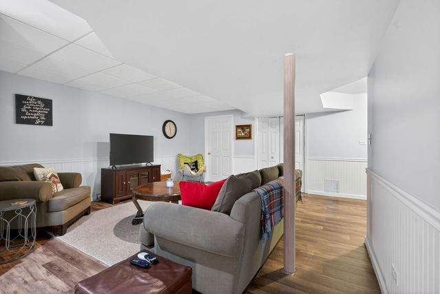 481 Kingston Drive, New Lenox, IL 60451