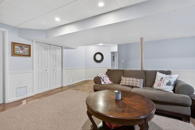 481 Kingston Drive, New Lenox, IL 60451