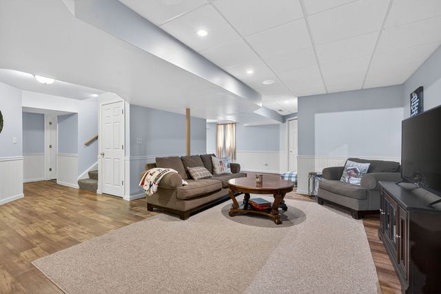 481 Kingston Drive, New Lenox, IL 60451