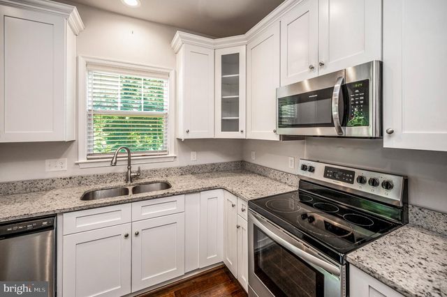 121 FORBES ST, Fredericksburg, VA 22405