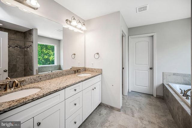 121 FORBES ST, Fredericksburg, VA 22405