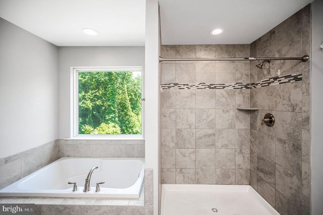 121 FORBES ST, Fredericksburg, VA 22405