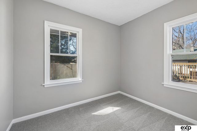 4855 Maple Street, Omaha, NE 68104