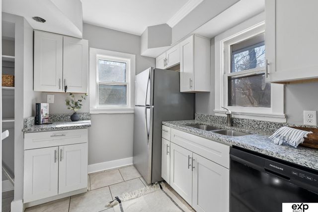 4855 Maple Street, Omaha, NE 68104