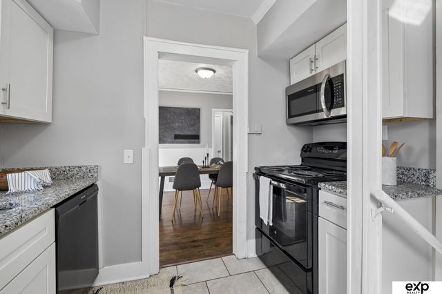 4855 Maple Street, Omaha, NE 68104